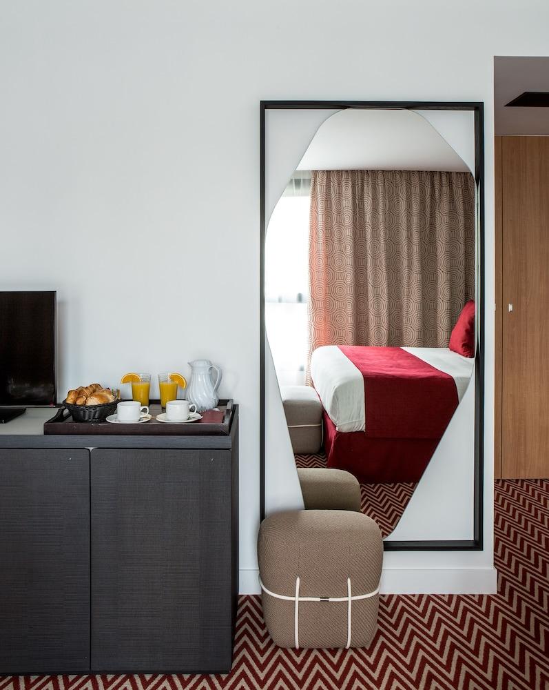 Forest Hill Velizy 4* Meudon