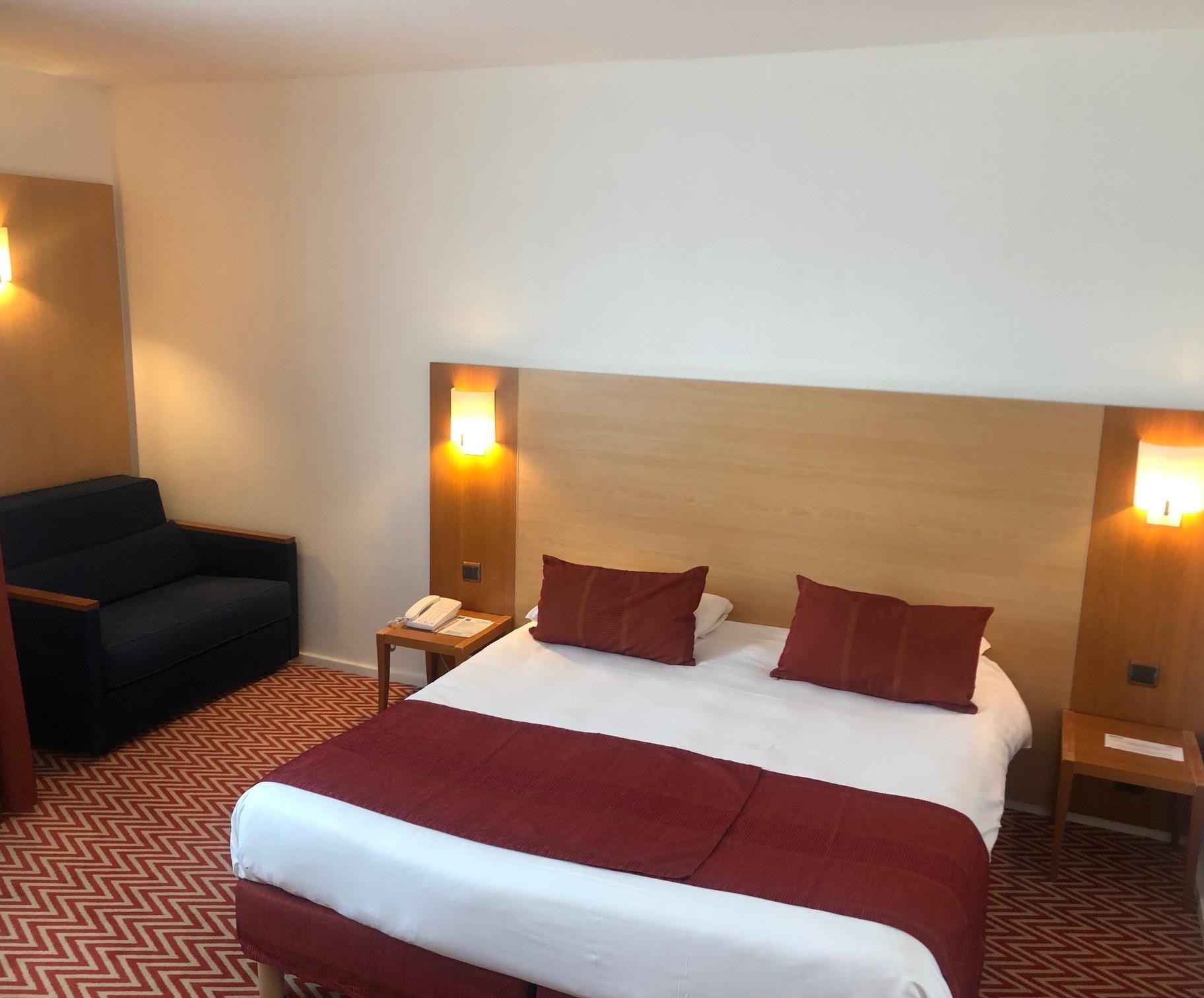 Hotel Forest Hill Velizy 4*